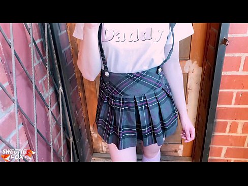 ❤️ L'escola es xucla la polla profundament i la folla en lloc de les classes. Porno al ca.28films.ru ❌️❤