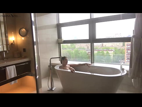 ❤️ Una nena tremenda masturbant-se apassionadament el cony al bany Porno al ca.28films.ru ❌️❤