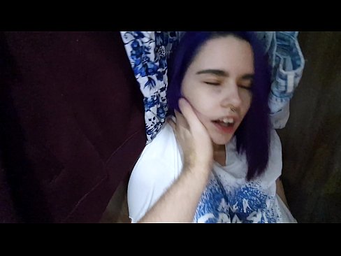 ❤️ Vaig trobar la meva germana a l'armari i la vaig ajudar a correr-se Porno al ca.28films.ru ❌️❤