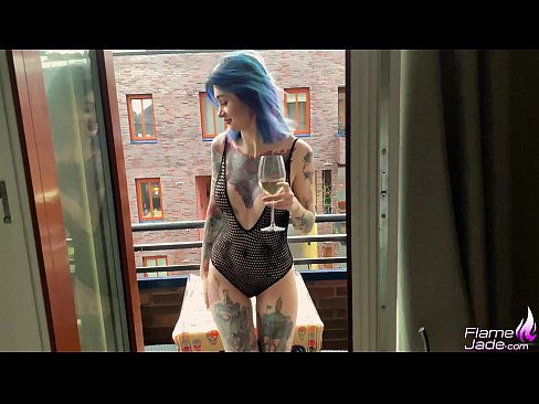 ❤️ Una noia tremenda xuclant amb un glop i follant apassionadament sota el cel obert Porno al ca.28films.ru ❌️❤